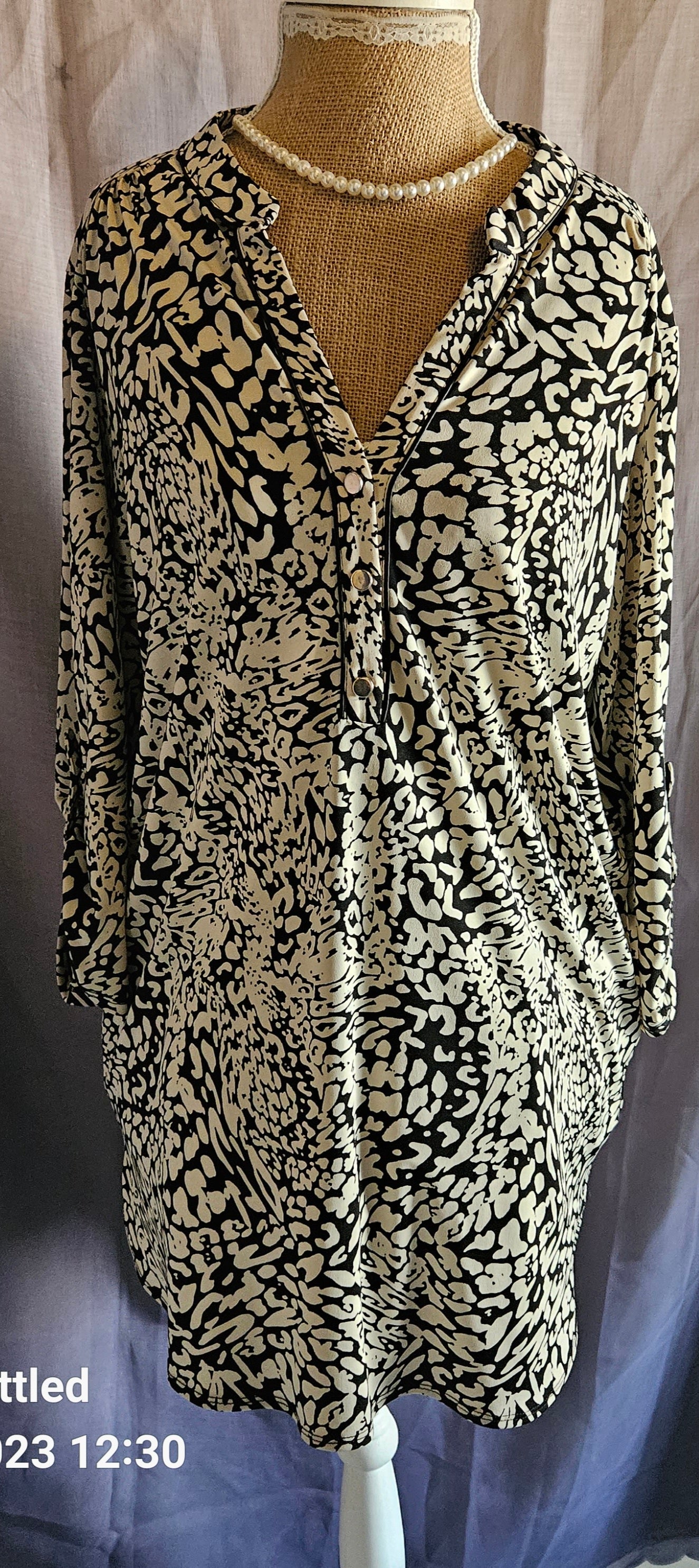 Wallis black and white Blouse Size 18